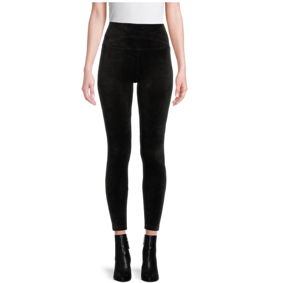 🆕 No Boundaries Super Plush Black Soot Velour Leggings - Picture 2 of 5